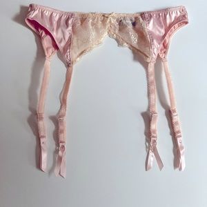 New without tags Women’s Pink Satin and Cream Lace Garter Belt Size Medium